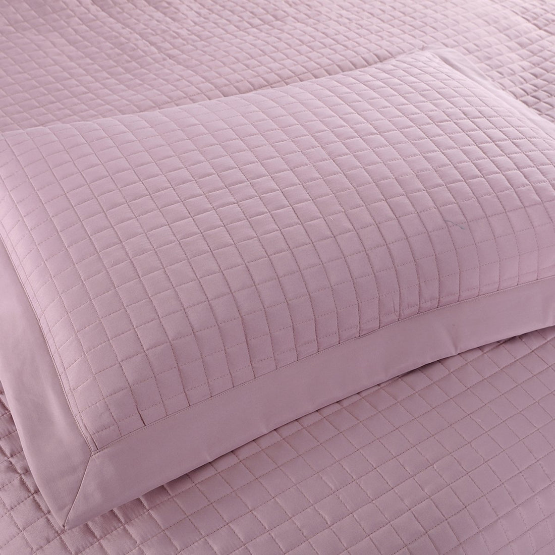 Luxury Checkered Quilted Wrinkle-Free Quilted Coverlet Set