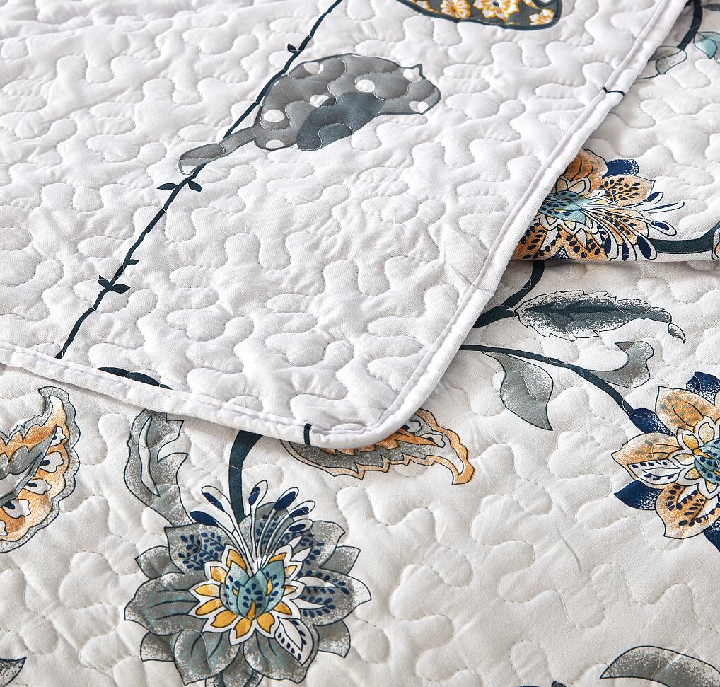 Ayat Birds Oversize Quilt Set