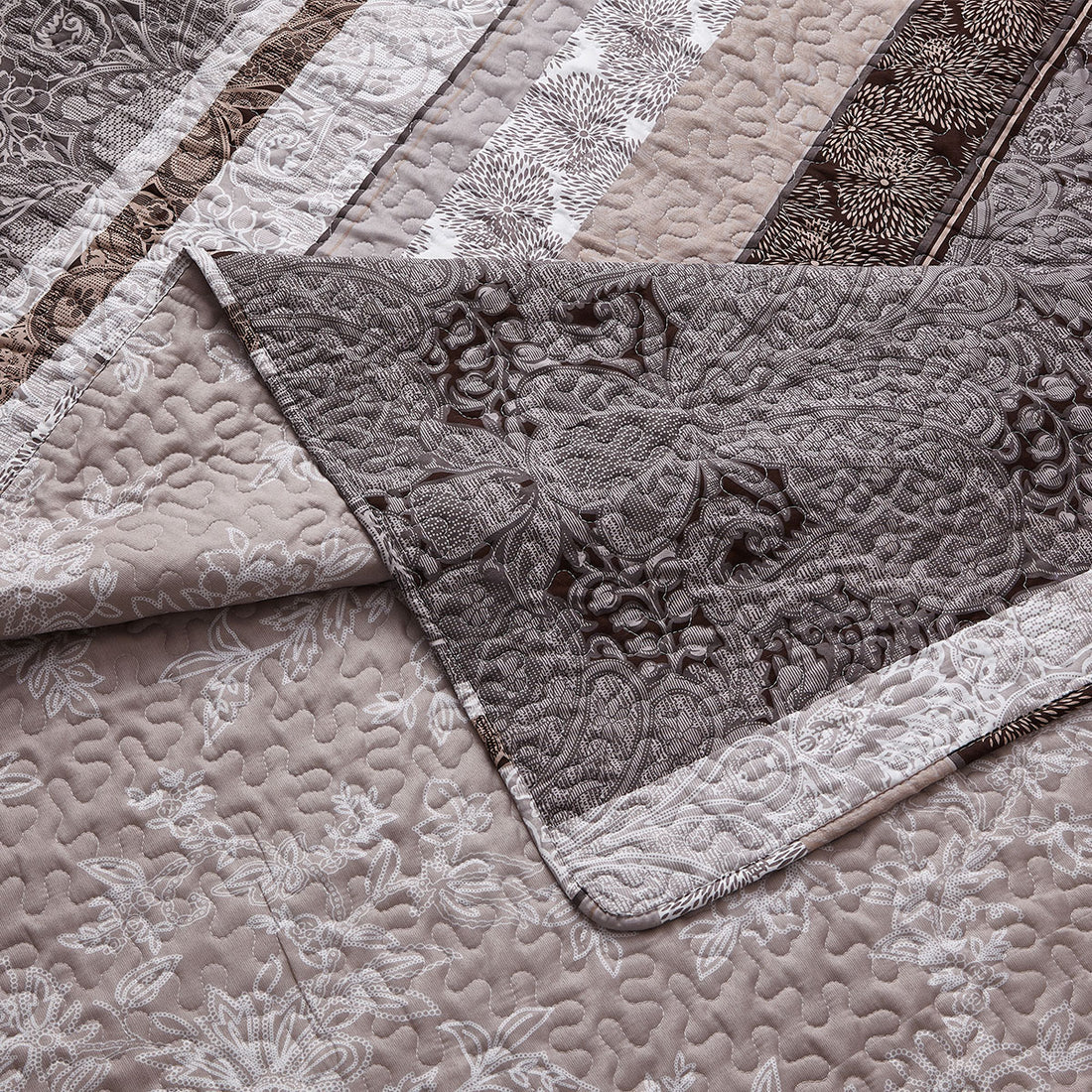 callisto lightweight reversible oversize quilt set egyptian home linens