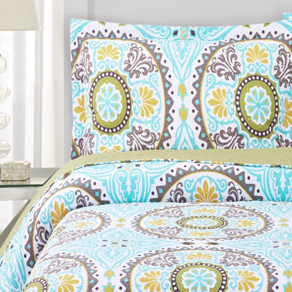 Nyah Reversible Floral Printed Quilt Set