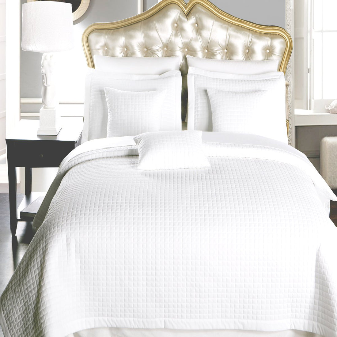 luxury checkered quilted wrinkle-free 4-6 piece quilted coverlet sets white