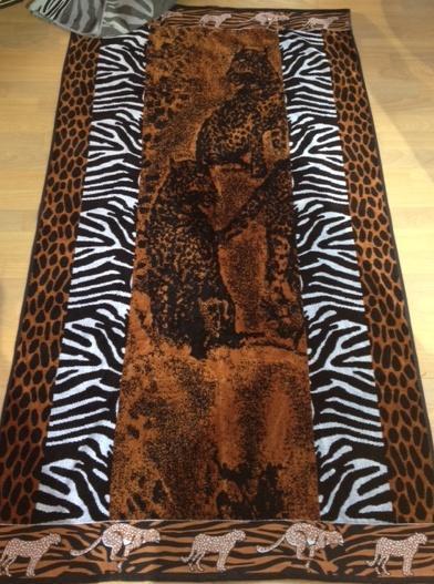 Jumbo Cotton Velour Jacquard Beach Towel (40"W x 70"L) Single